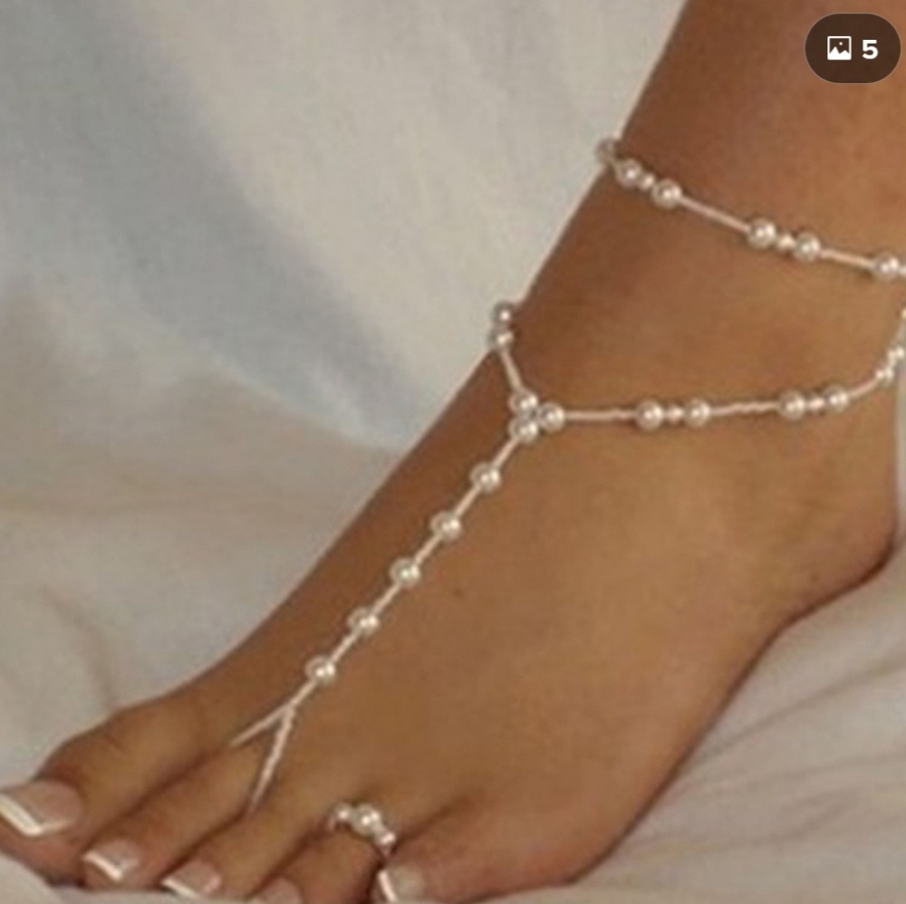 Pearl footless sandal with toe ring